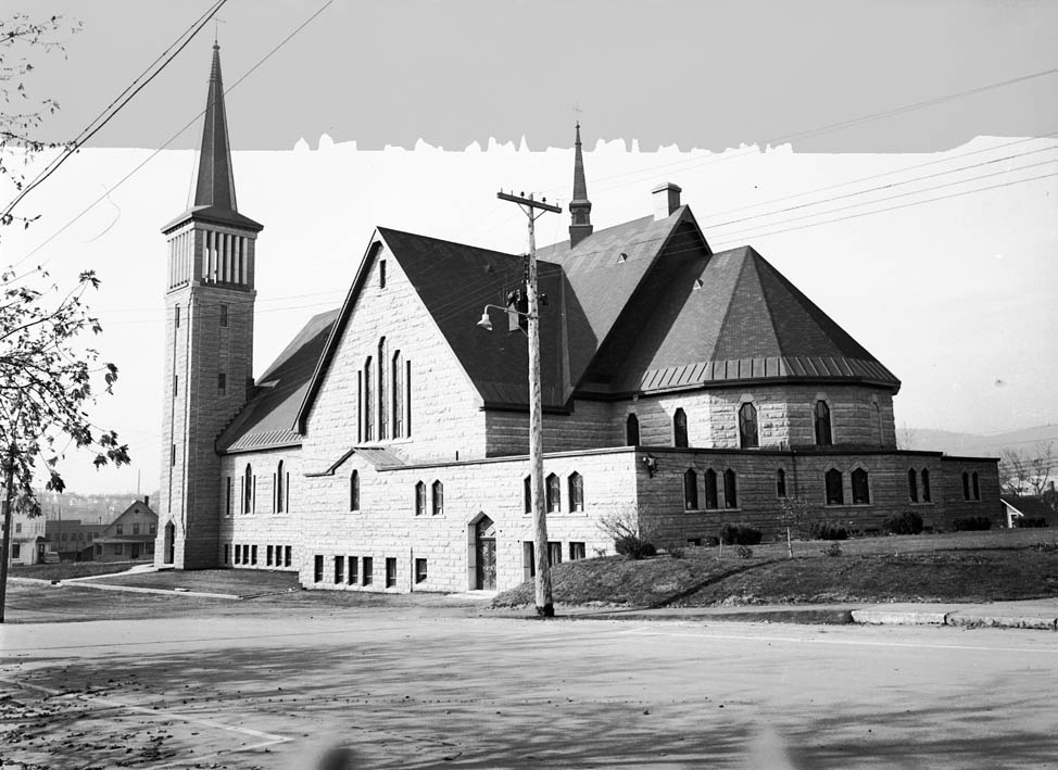 NotreDamedesSeptDouleurs Edmundstonest, presbytère et salle